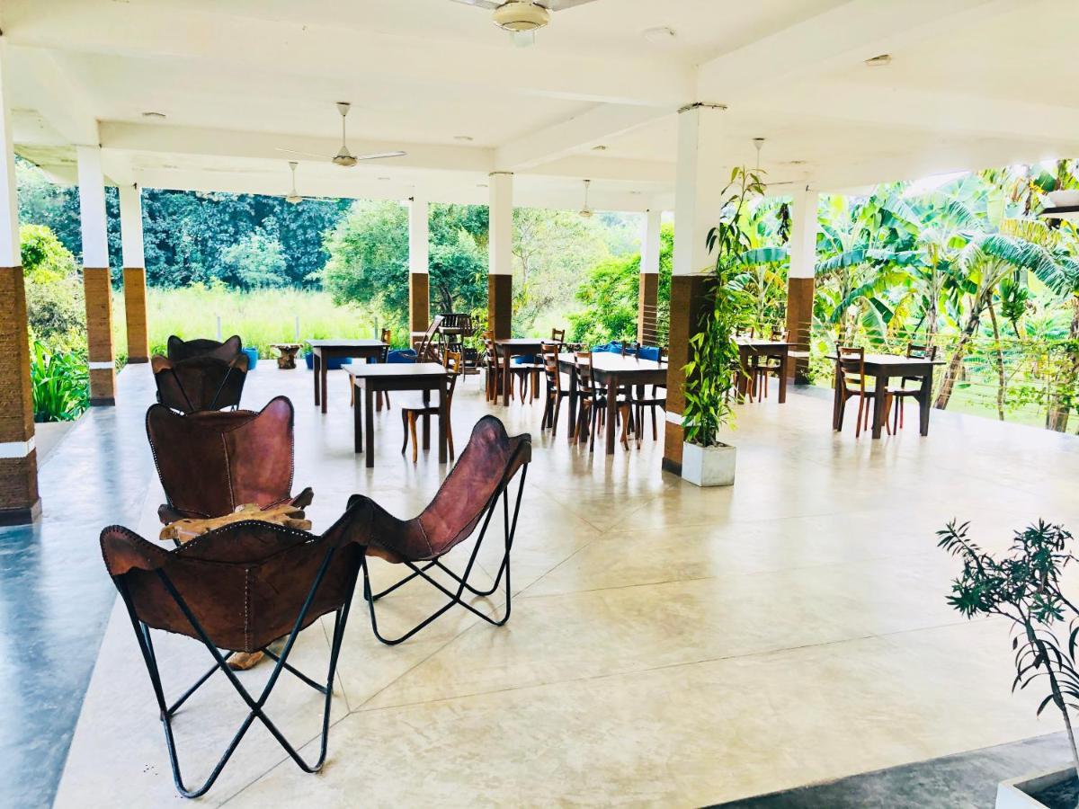 Hotel Into The Wild Sigiriya Exterior foto
